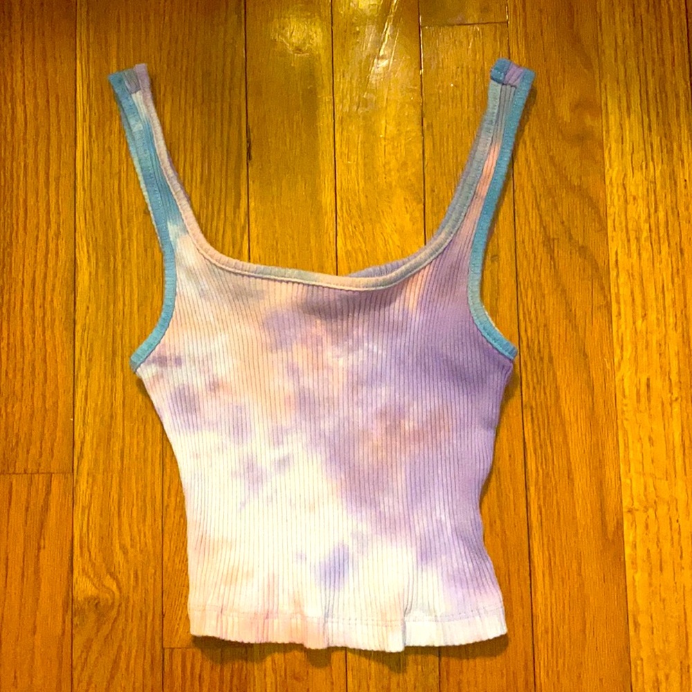 Tie-dye cropped tank top